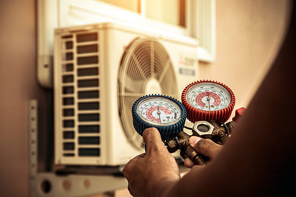 Professional Hvac technician working in Edisto Island, SC